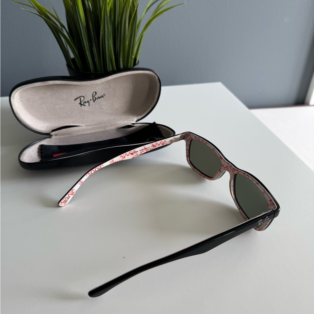 Ray-Ban Black Rectangular frames - Picture 3 of 3